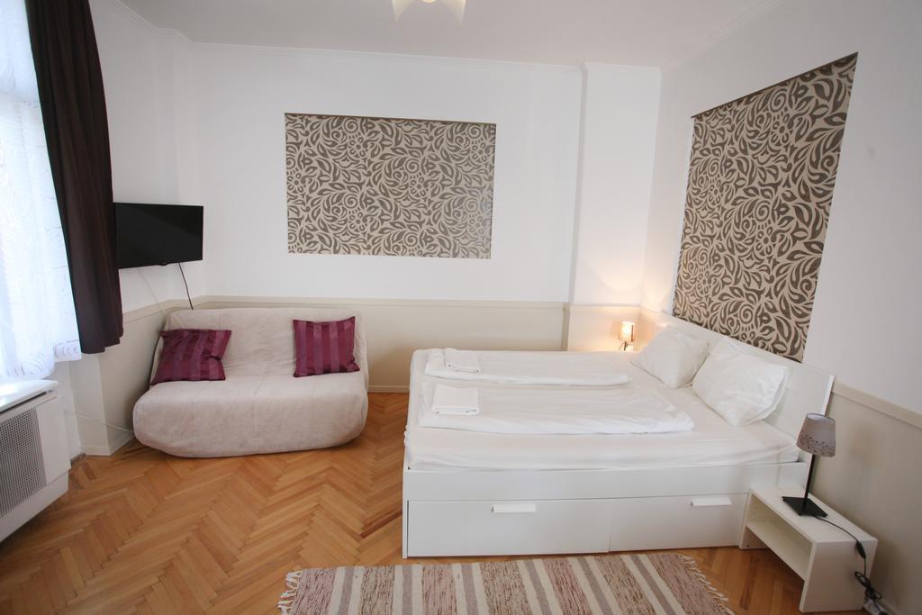 D.Five Astoria Apartment Budapest Ruang foto