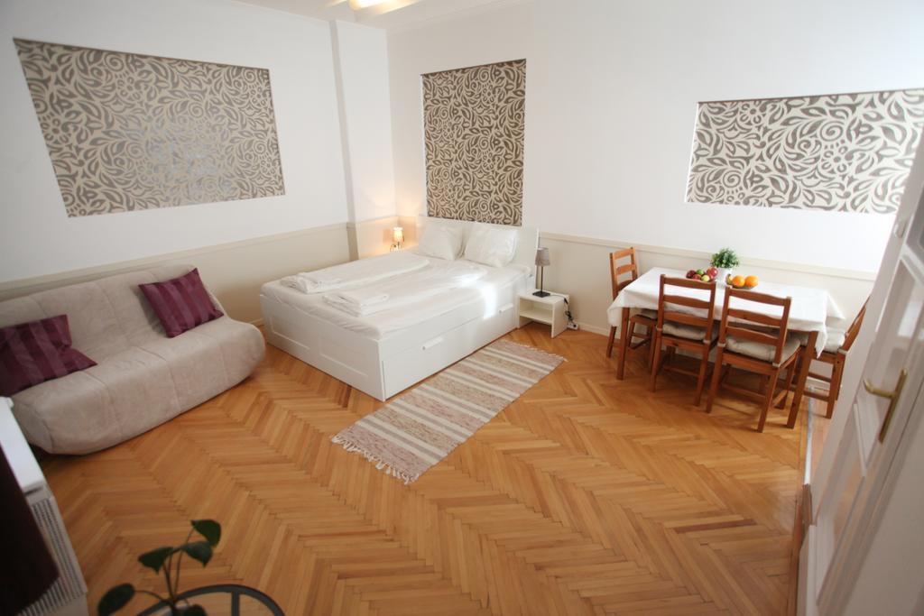 D.Five Astoria Apartment Budapest Bagian luar foto